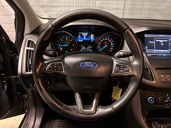 Ford Focus 19 of 30