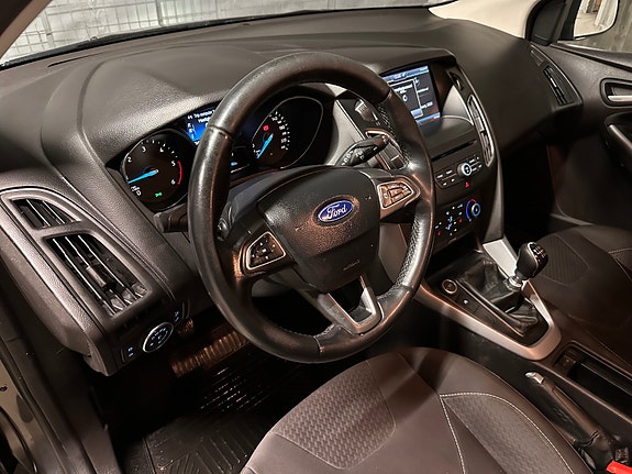 Ford Focus 18 of 30