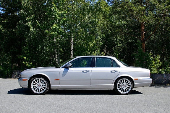 Jaguar XJ 2 of 30