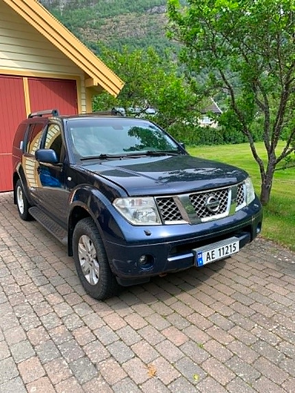 Nissan Pathfinder 2 of 2