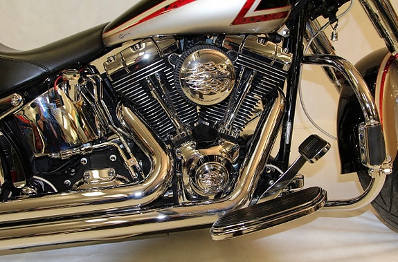 Harley-Davidson FLSTF Fat Boy 4 of 5