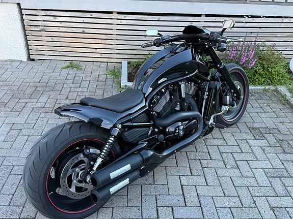 Harley-Davidson VRSCDX Night Rod Special 9 of 11