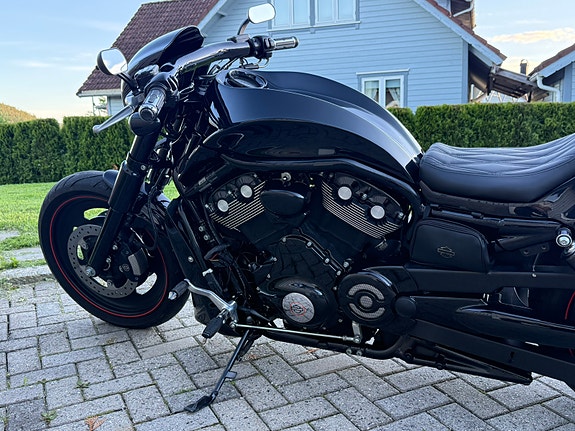 Harley-Davidson VRSCDX Night Rod Special 7 of 11