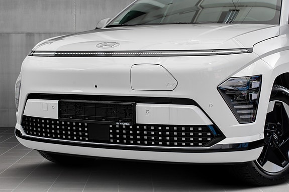 Hyundai Kona 2 of 5