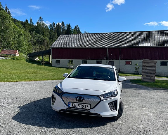 Hyundai IONIQ 2 of 5