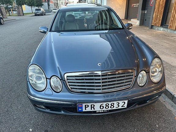 Mercedes-Benz E220 5 of 21