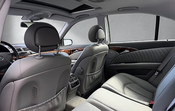 Mercedes-Benz E220 13 of 21