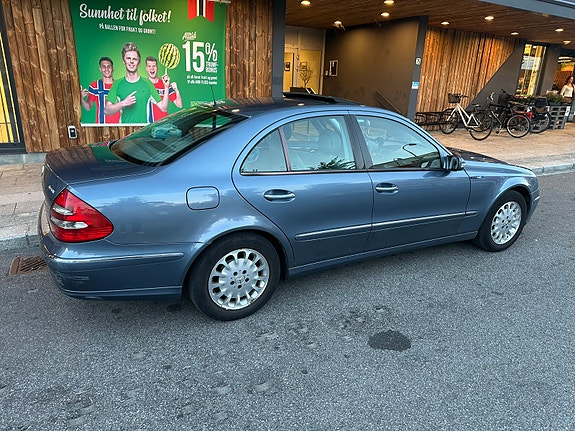 Mercedes-Benz E220 3 of 21