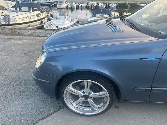 Mercedes-Benz E220 7 of 21