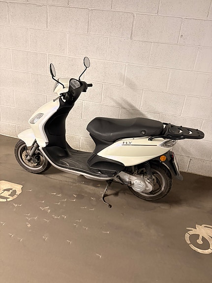 Piaggio Fly 50 2T 3 of 4