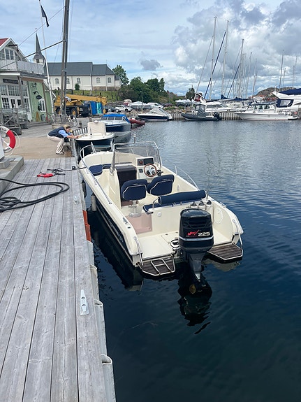 Välvårdad Draco Oceancraft 700 m/ Yamaha 225 VMAX 5 of 5