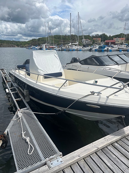 Välvårdad Draco Oceancraft 700 m/ Yamaha 225 VMAX 2 of 5