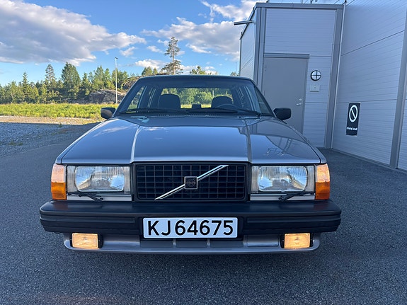 Volvo 740 4 of 5