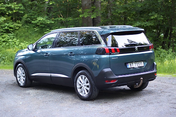 Peugeot 5008 2 of 18