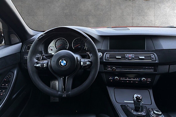 BMW M5 10 of 12