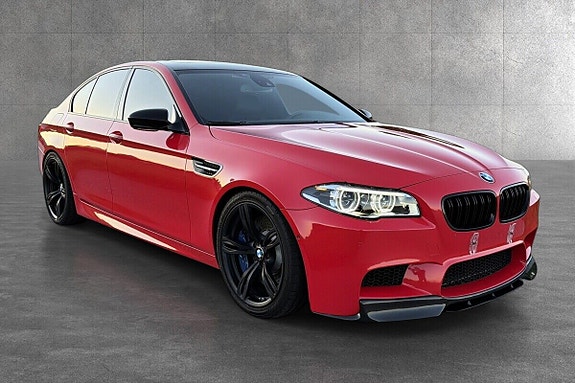 BMW M5 3 of 5
