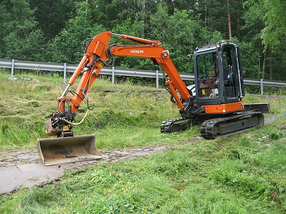 Hitachi ZX50, CAT 305 3 of 5