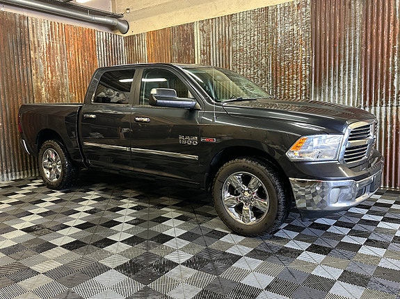 Dodge RAM 1500 3 of 5
