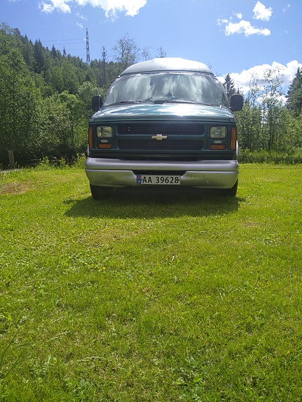 Chevrolet Starcraft 2 of 5