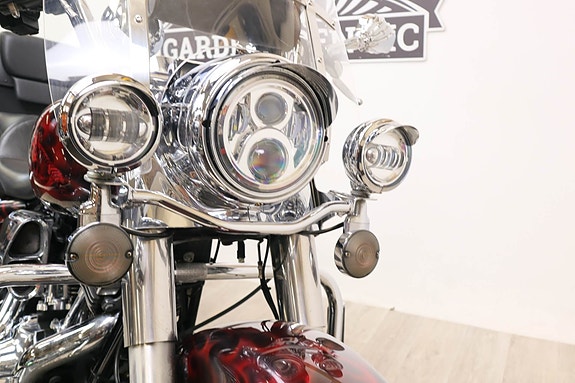 Harley-Davidson Road King Classic 6 of 16