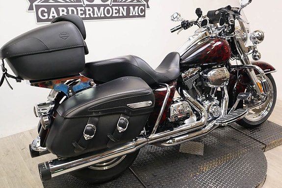 Harley-Davidson Road King Classic 2 of 16