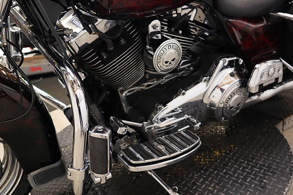 Harley-Davidson Road King Classic 3 of 16