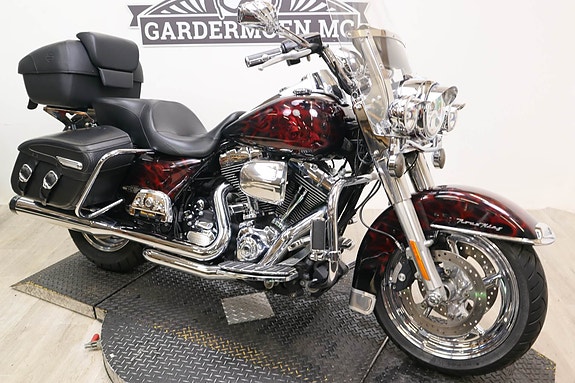 Harley-Davidson Road King Classic 12 of 16