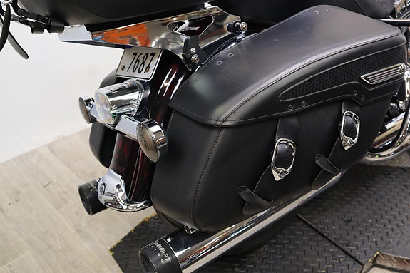 Harley-Davidson Road King Classic 5 of 16
