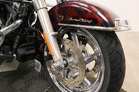 Harley-Davidson Road King Classic 9 of 16