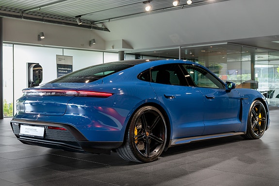 Porsche Taycan 5 of 5