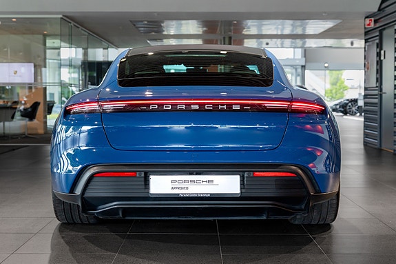 Porsche Taycan 4 of 5