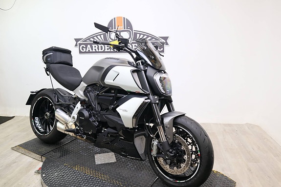 Ducati DIAVEL 1260 ABS 15 of 17