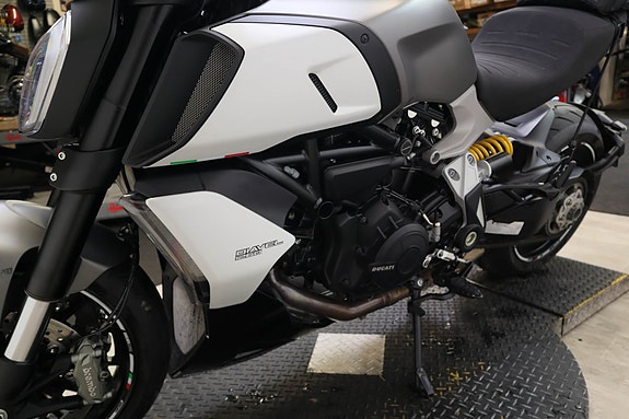Ducati DIAVEL 1260 ABS 12 of 17