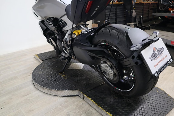 Ducati DIAVEL 1260 ABS 11 of 17