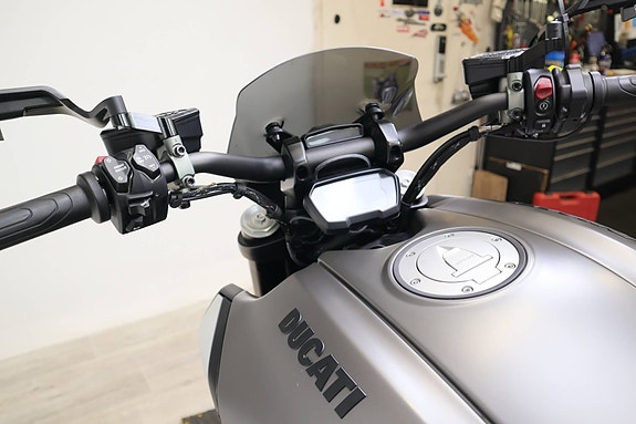 Ducati DIAVEL 1260 ABS 6 of 17