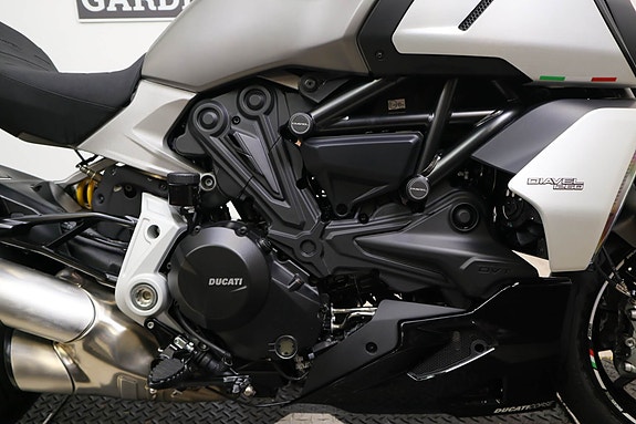 Ducati DIAVEL 1260 ABS 4 of 17