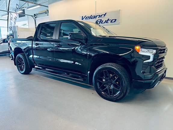 Chevrolet Silverado 5 of 5