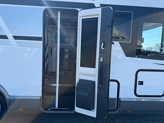 Mobilvetta Tekno Line I90 Solcelle / ALDE / Markise / 180 HK / Litiumbatteri 6 of 30