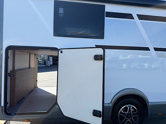 Mobilvetta Tekno Line I90 Solcelle / ALDE / Markise / 180 HK / Litiumbatteri 7 of 30