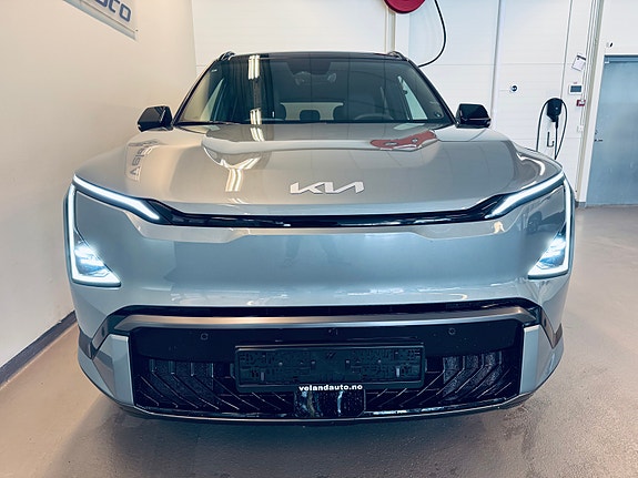 Kia EV5 2 of 5