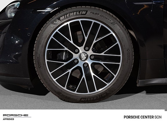 Porsche Taycan 16 of 30