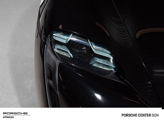 Porsche Taycan 6 of 30