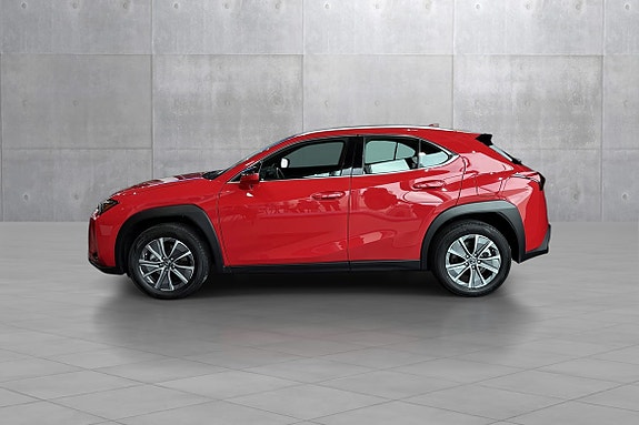 Lexus UX300e 2 of 5
