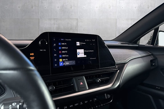 Lexus UX300e 15 of 17
