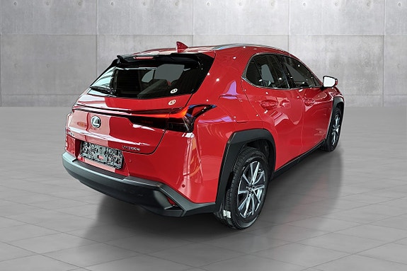 Lexus UX300e 5 of 5