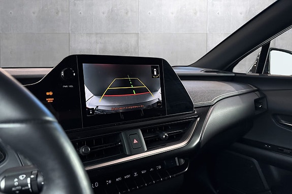Lexus UX300e 16 of 17