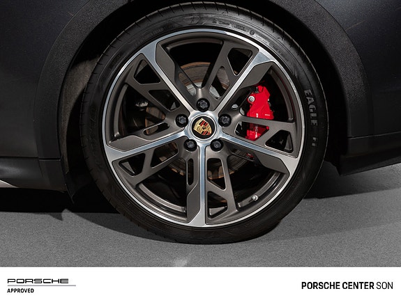 Porsche Taycan Cross Turismo 19 of 30