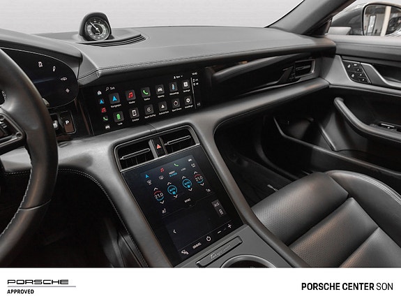 Porsche Taycan Cross Turismo 29 of 30
