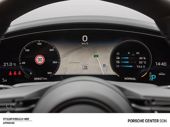Porsche Taycan Cross Turismo 26 of 30