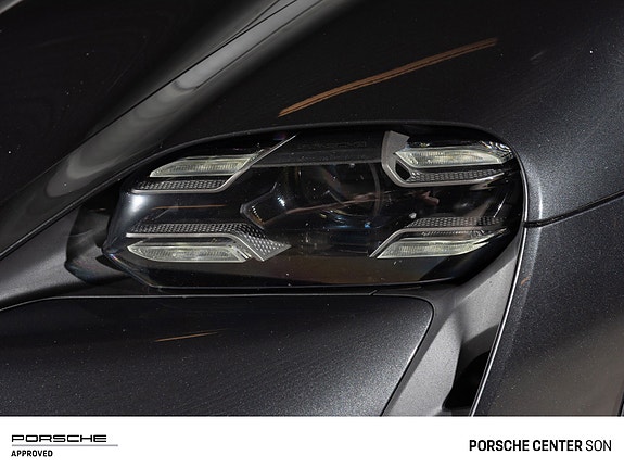 Porsche Taycan Cross Turismo 12 of 30